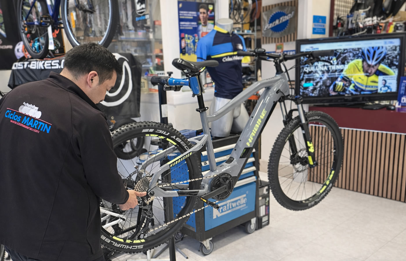 Ajuste y preparación de bicicleta nueva en Ciclos Martín