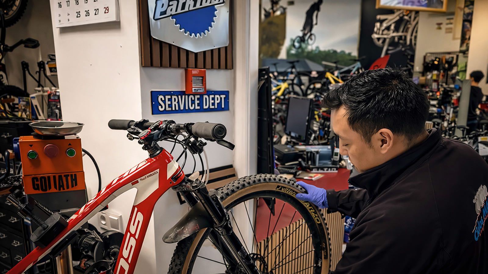 Taller de bicicletas y e-bikes de Ciclos Martín en Pamplona